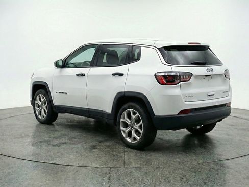 Used 2025 Jeep Compass Latitude image 6