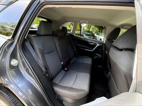Used 2025 Toyota RAV4 XLE image 20