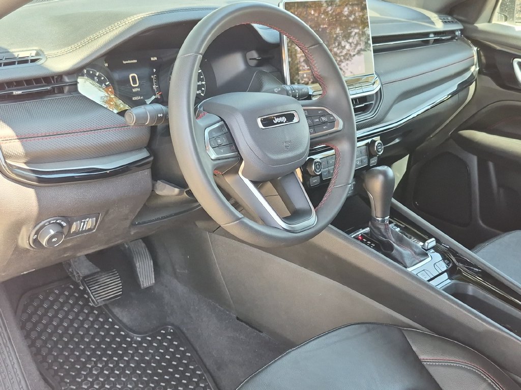 Used 2025 Jeep Compass Trailhawk AWD/4WD image 20