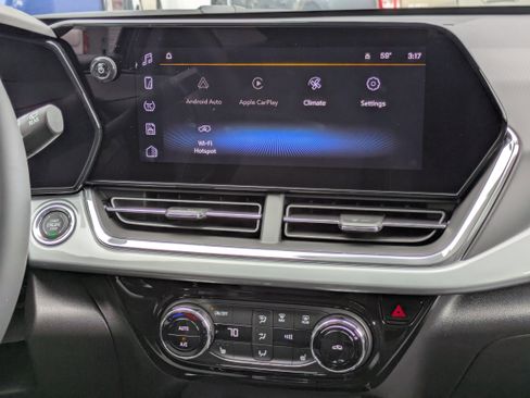 New 2025 Chevrolet Trax LT w/ Driver Confidence Package image 5