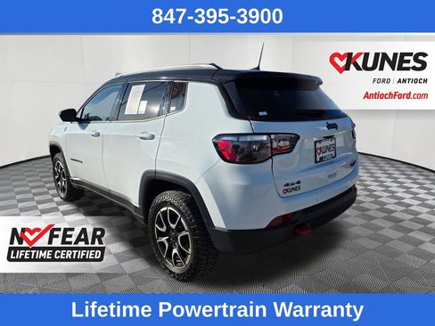 Used 2025 Jeep Compass Trailhawk AWD/4WD image 5
