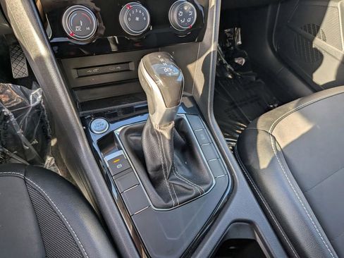 Certified 2023 Volkswagen Taos SE w/ Black Wheel Package FWD image 22