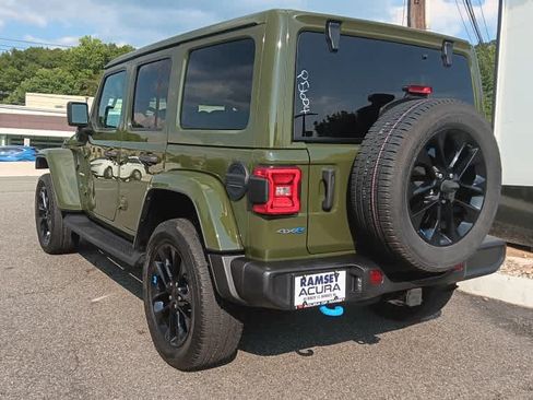 Used 2023 Jeep Wrangler Unlimited Sahara w/ Cold Weather Group AWD/4WD image 4