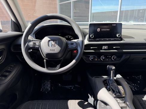 Used 2024 Honda HR-V LX image 15