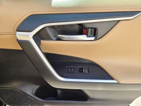 Used 2023 Toyota RAV4 Limited image 21