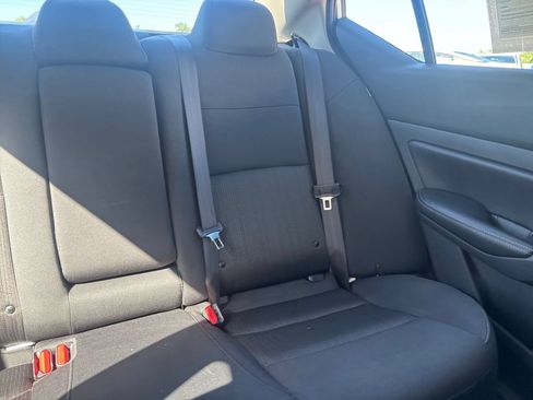 Used 2025 Nissan Altima 2.5 SV FWD image 37