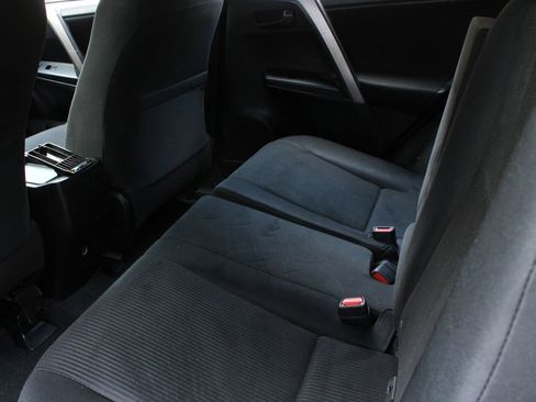 Used 2018 Toyota RAV4 LE w/ All Weather Liner Package AWD/4WD image 20