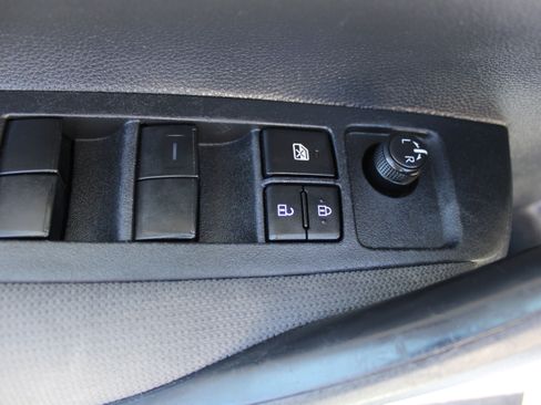 Used 2025 Toyota Corolla LE image 27