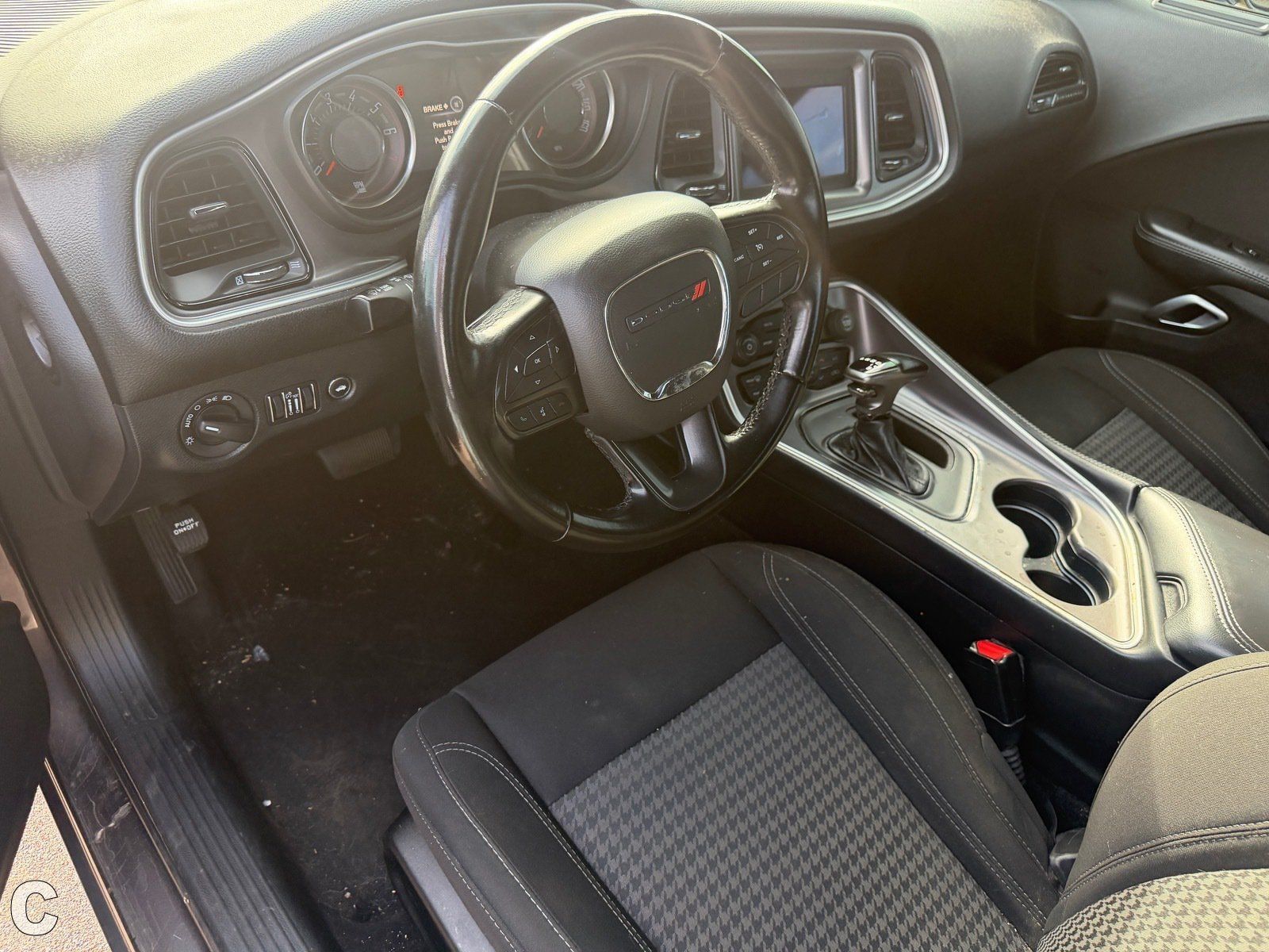 Used 2020 Dodge Challenger SXT RWD image 10