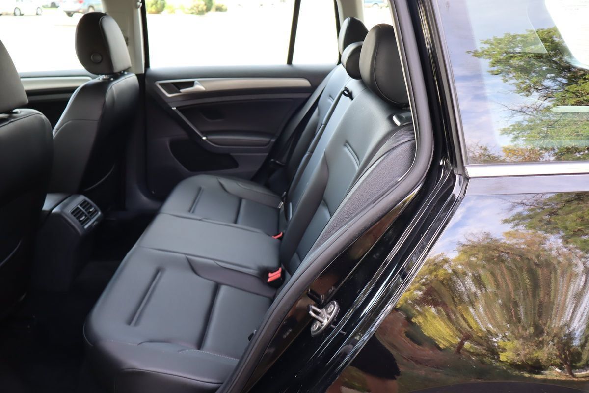 Used 2016 Volkswagen Golf Limited Edition FWD image 20