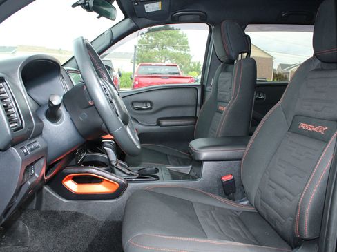 Used 2023 Nissan Frontier PRO-4X w/ Pro Convenience Package image 18