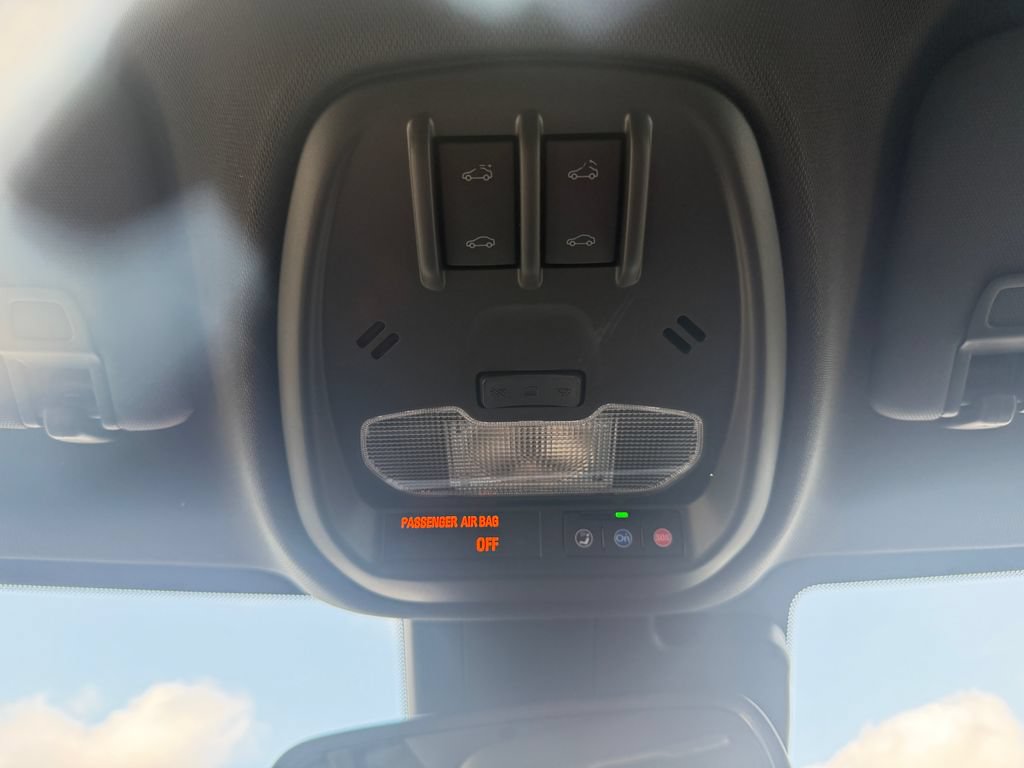 Used 2025 Buick Envista Avenir FWD image 31