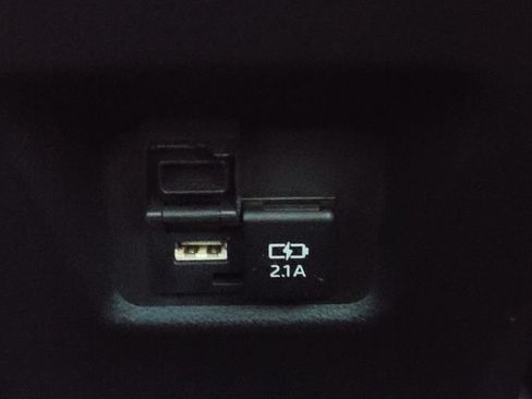 Used 2021 Toyota RAV4 XLE w/ Convenience Package FWD image 29