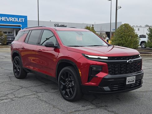 New 2026 Chevrolet Traverse RS w/ LPO, Floor Liner Package image 3