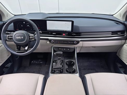 Used 2025 Kia Carnival SX Prestige FWD image 13