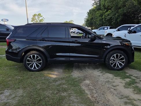 Used 2025 Ford Explorer ST-Line AWD/4WD image 15
