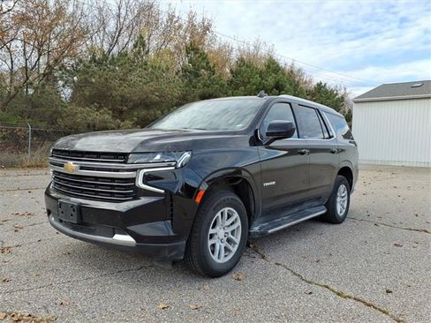 Used 2024 Chevrolet Tahoe LT image 3