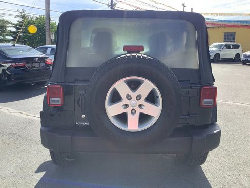 Used 2017 Jeep Wrangler Sport AWD/4WD image 7