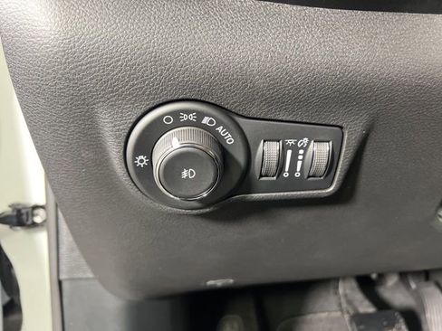 New 2026 Jeep Compass Latitude image 18