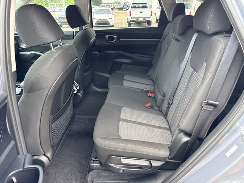 Used 2023 Kia Sorento LX FWD image 13