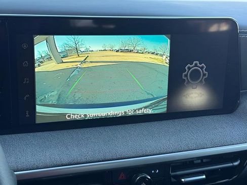 Certified 2025 Nissan Kicks SV image 33