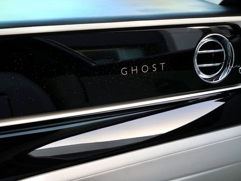 Certified 2021 Rolls-Royce Ghost Extended Wheelbase image 34