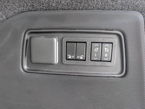 Used 2023 Cadillac Escalade V image 19