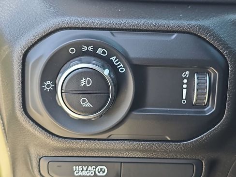 Used 2023 Jeep Gladiator Mojave w/ LED Lighting Group AWD/4WD image 28