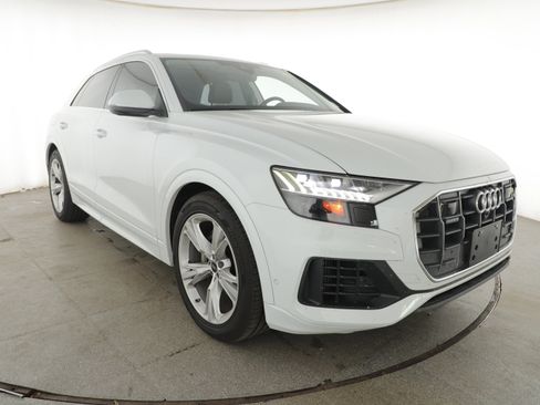 Used 2023 Audi Q8 Prestige w/ Prestige Package AWD/4WD image 3