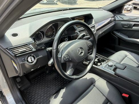 Used 2010 Mercedes-Benz E 350 4MATIC Sedan image 10