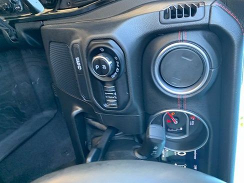 Used 2020 Jeep Gladiator Rubicon image 23
