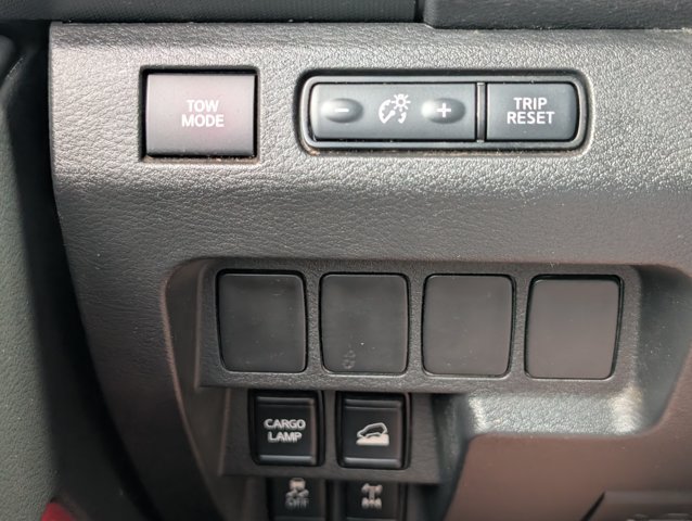 Used 2024 Nissan Frontier PRO-4X w/ Off-Road Protection Package AWD/4WD image 23