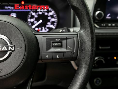 Used 2023 Nissan Rogue S FWD image 16