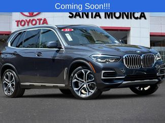 Used 2022 BMW X5 sDrive40i w/ Parking Assistance Package RWD video 1