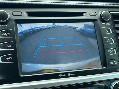 Used 2015 Toyota Highlander XLE FWD image 18