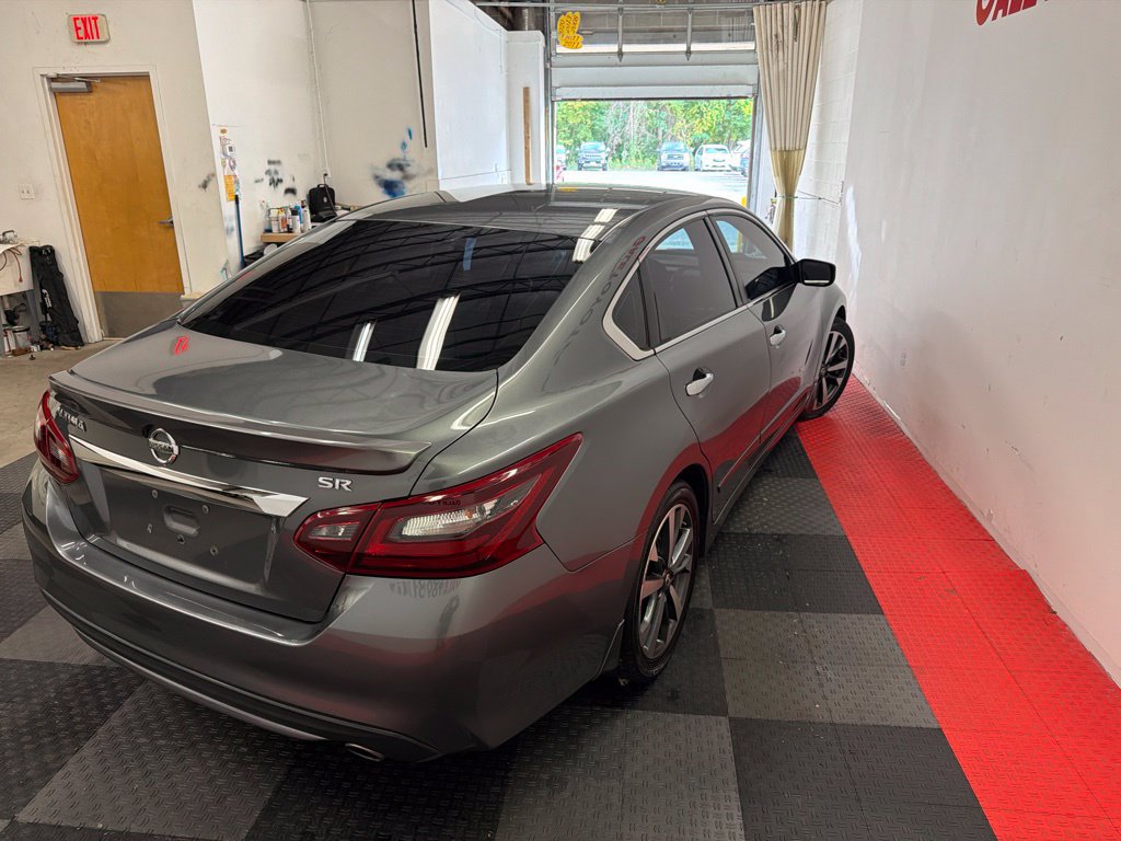 Used 2017 Nissan Altima 2.5 SR FWD image 11