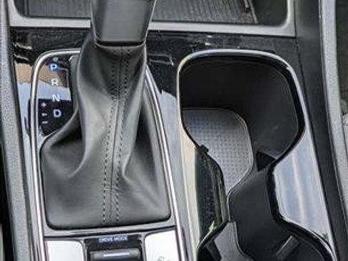 Used 2025 Hyundai Santa Cruz SEL FWD image 13