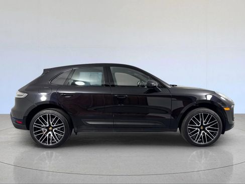 Certified 2025 Porsche Macan AWD/4WD image 9