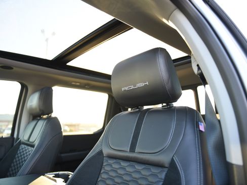 New 2026 Ford F250 Lariat w/ Black Appearance Package image 27