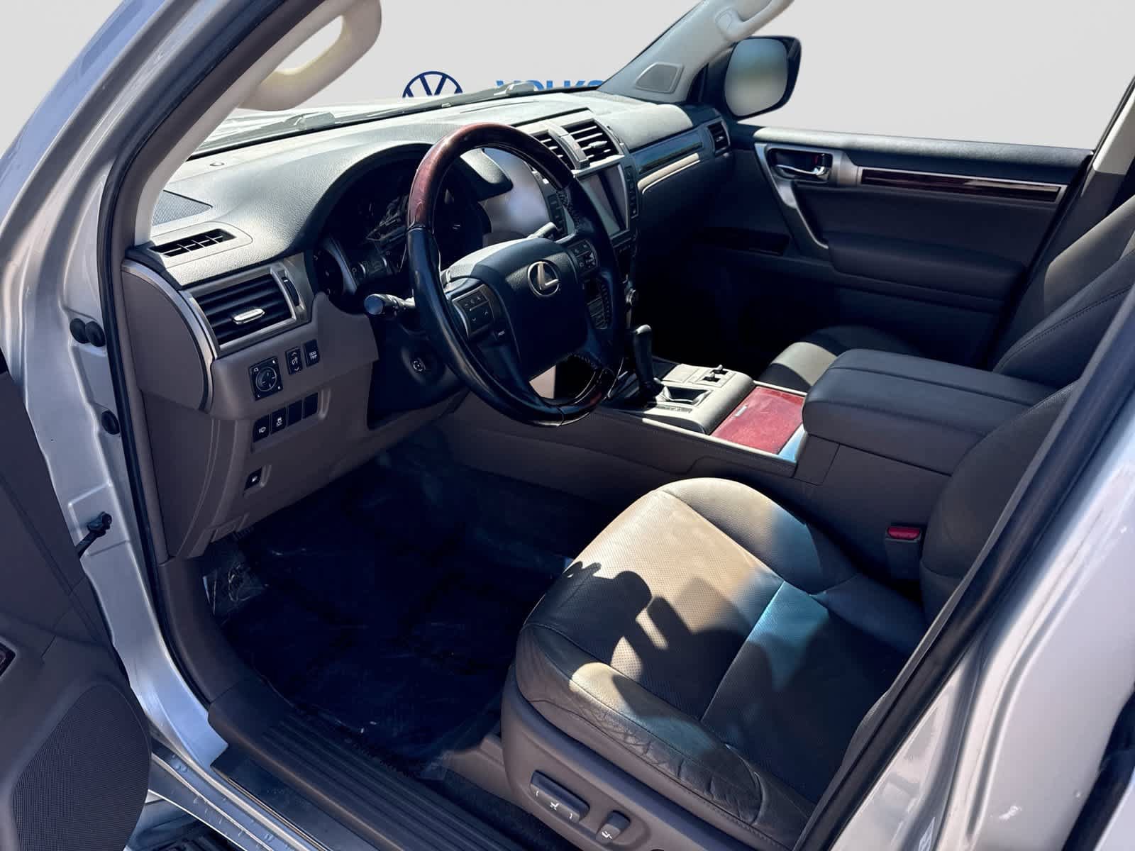 Used 2016 Lexus GX 460 w/ Premium Package AWD/4WD image 10