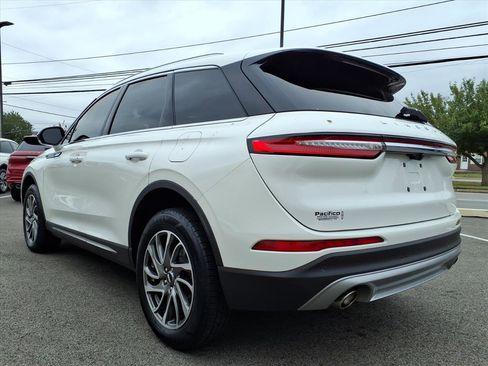 Certified 2022 Lincoln Corsair Standard w/ Equipment Group 101A image 5