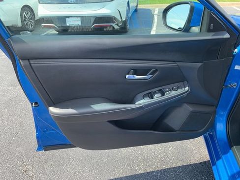 Used 2023 Nissan Sentra SV FWD image 11