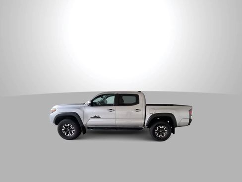 Used 2023 Toyota Tacoma TRD Off-Road w/ TRD Premium Off Road Package AWD/4WD image 5