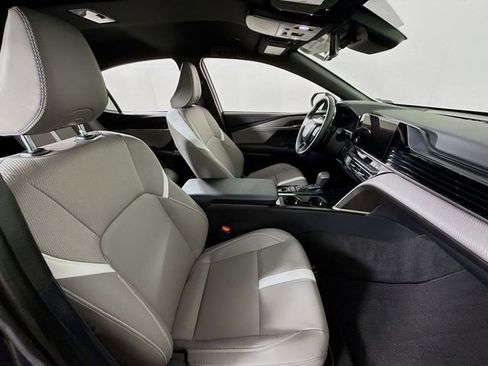 Certified 2025 Toyota Camry SE w/ Convenience Package image 24