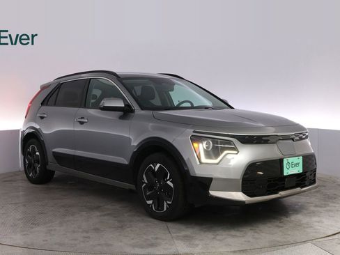 Used 2024 Kia Niro Wind w/ Wind Preserve Package FWD image 13