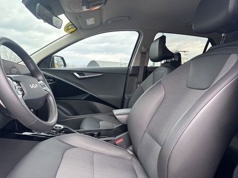 Used 2025 Kia Niro Wind w/ Wind Preserve Package image 12