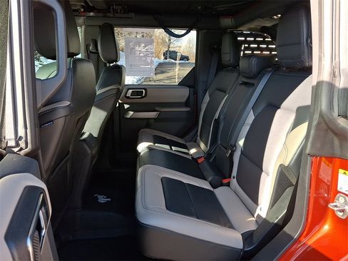 Used 2023 Ford Bronco Wildtrak image 10