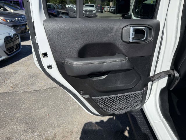 Used 2023 Jeep Wrangler Unlimited Sahara w/ Cold Weather Group AWD/4WD image 21