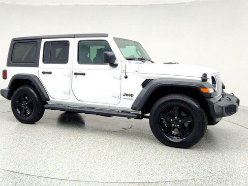 Used 2019 Jeep Wrangler Unlimited Sport image 3