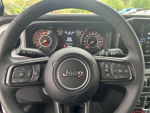 Certified 2025 Jeep Wrangler Unlimited Sport AWD/4WD image 15